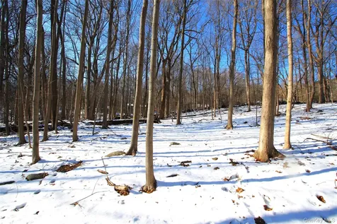 35 Mountain Trail Croton-on-hudson NY 10520