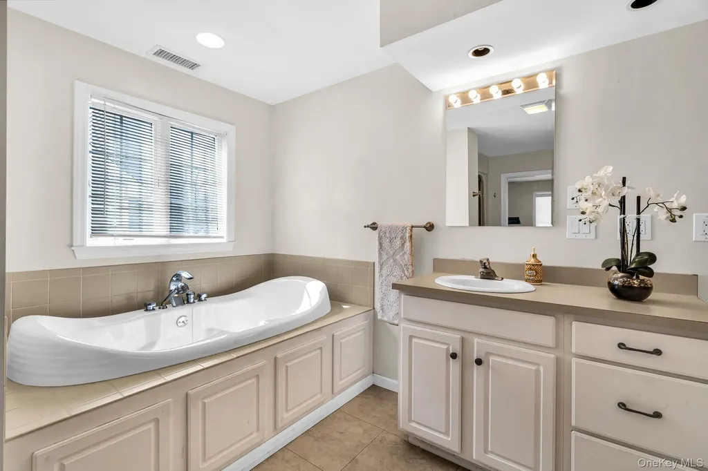 27 Overlook Road White Plains NY 10605