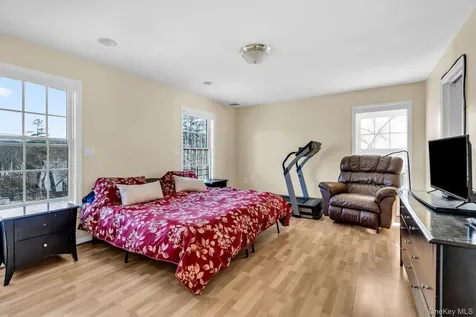 27 Overlook Road White Plains NY 10605