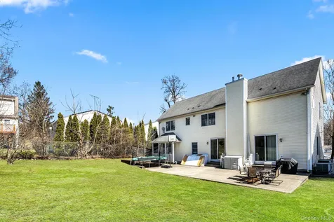 27 Overlook Road White Plains NY 10605