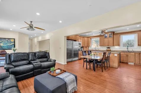 27 Overlook Road White Plains NY 10605