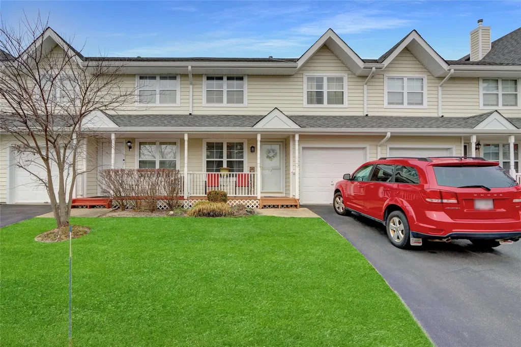 12 Summerfield Circle Central Islip NY 11722