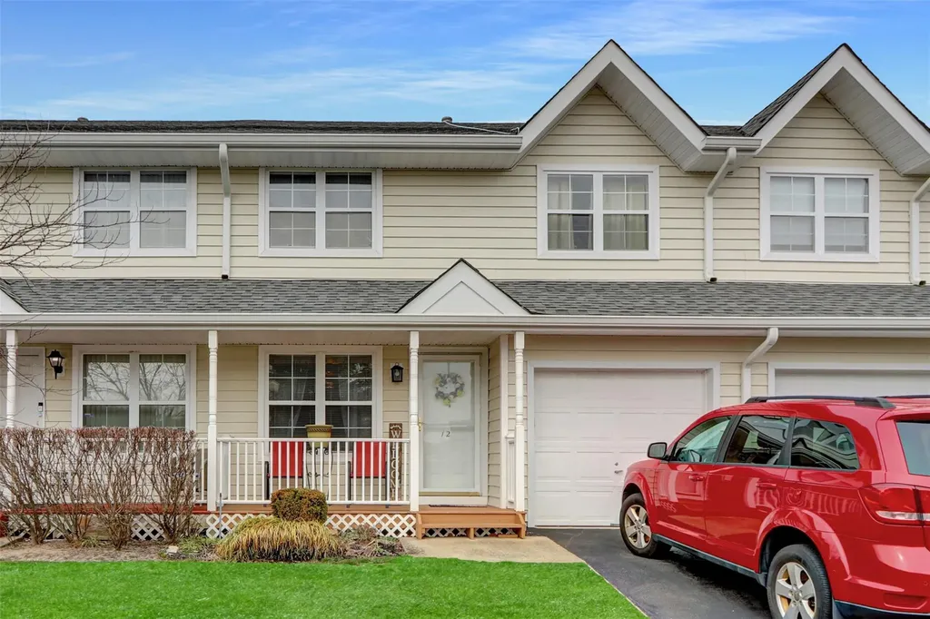 12 Summerfield Circle Central Islip NY 11722