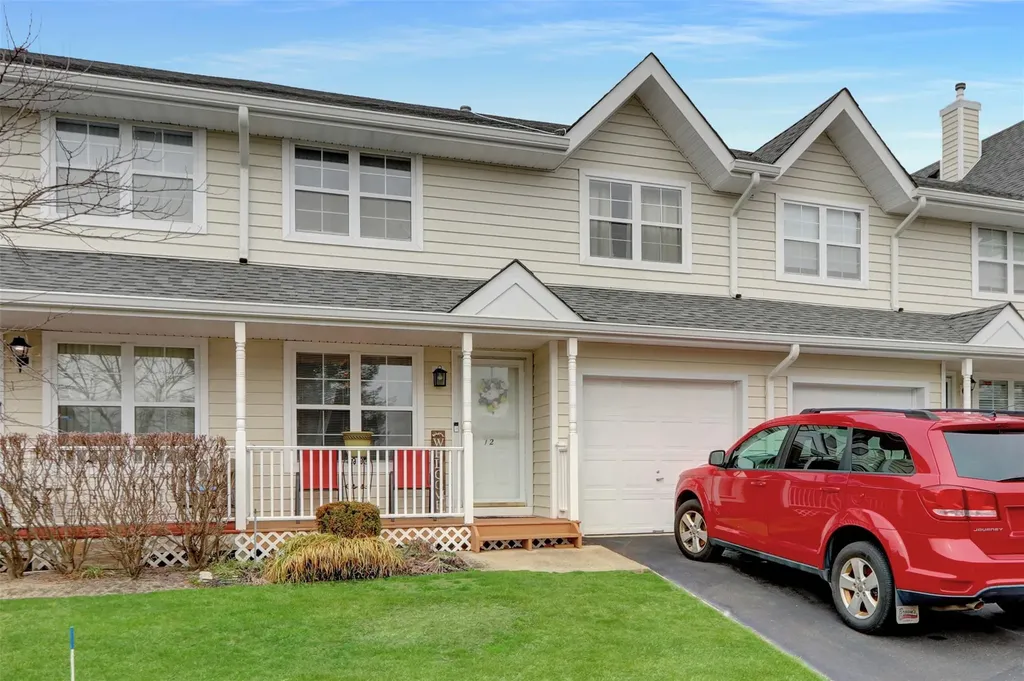 12 Summerfield Circle Central Islip NY 11722