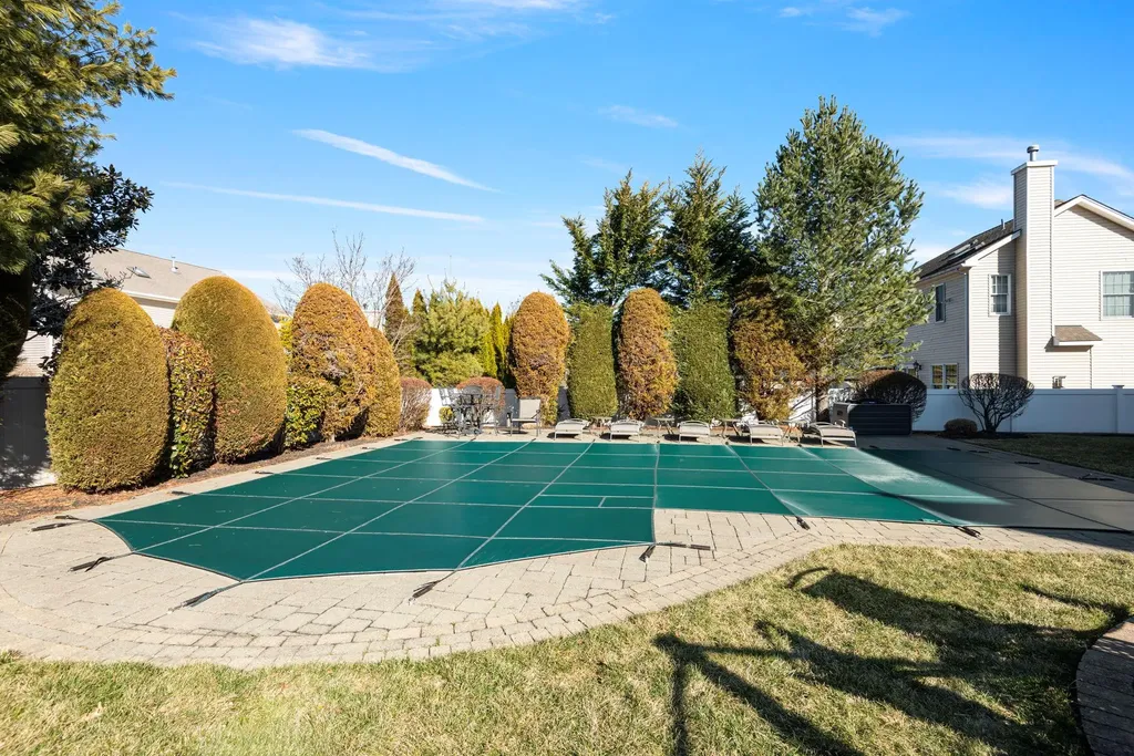 25 Franciscan Lane Smithtown NY 11787