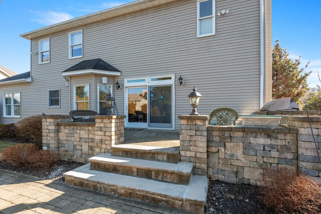 25 Franciscan Lane Smithtown NY 11787