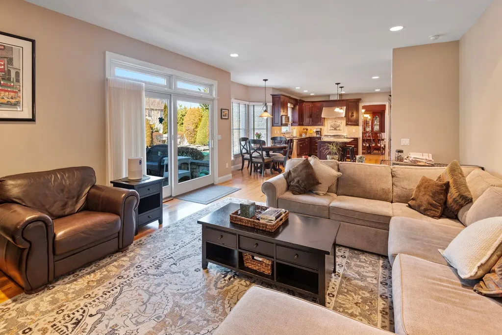 25 Franciscan Lane Smithtown NY 11787