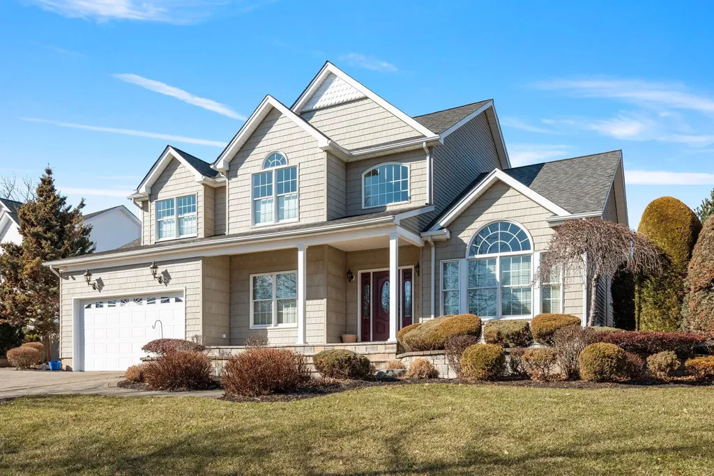 25 Franciscan Lane Smithtown NY 11787
