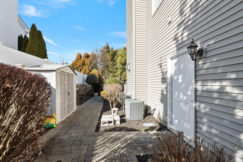 25 Franciscan Lane Smithtown NY 11787