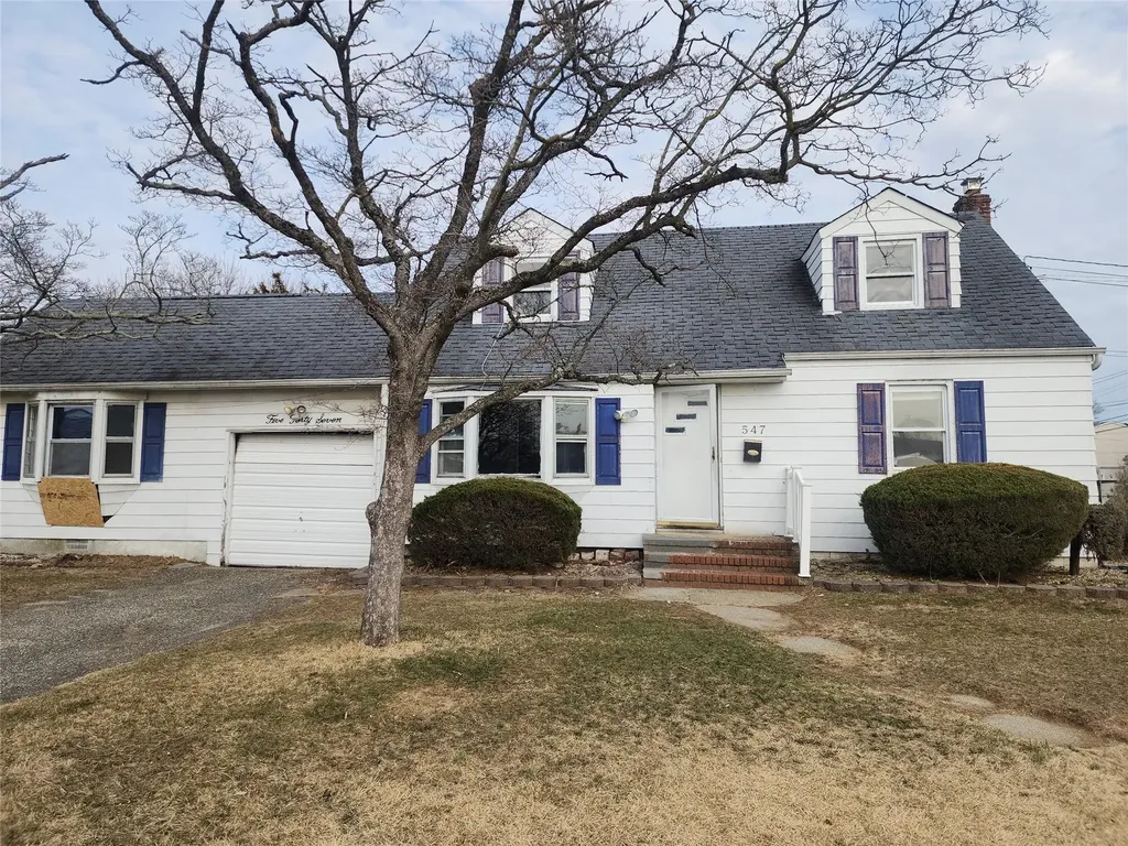 547 17th Street Babylon NY 11704
