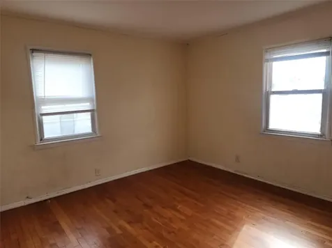 547 17th Street West Babylon NY 11704