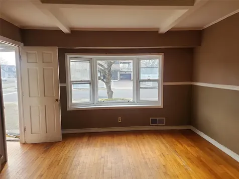 547 17th Street West Babylon NY 11704