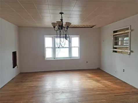 547 17th Street West Babylon NY 11704