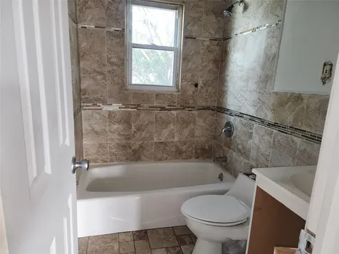 547 17th Street West Babylon NY 11704