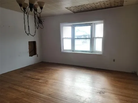 547 17th Street West Babylon NY 11704