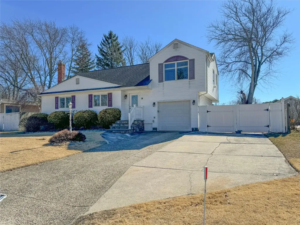 14 Farner Avenue Selden NY 11784