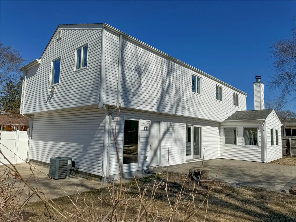 14 Farner Avenue Selden NY 11784