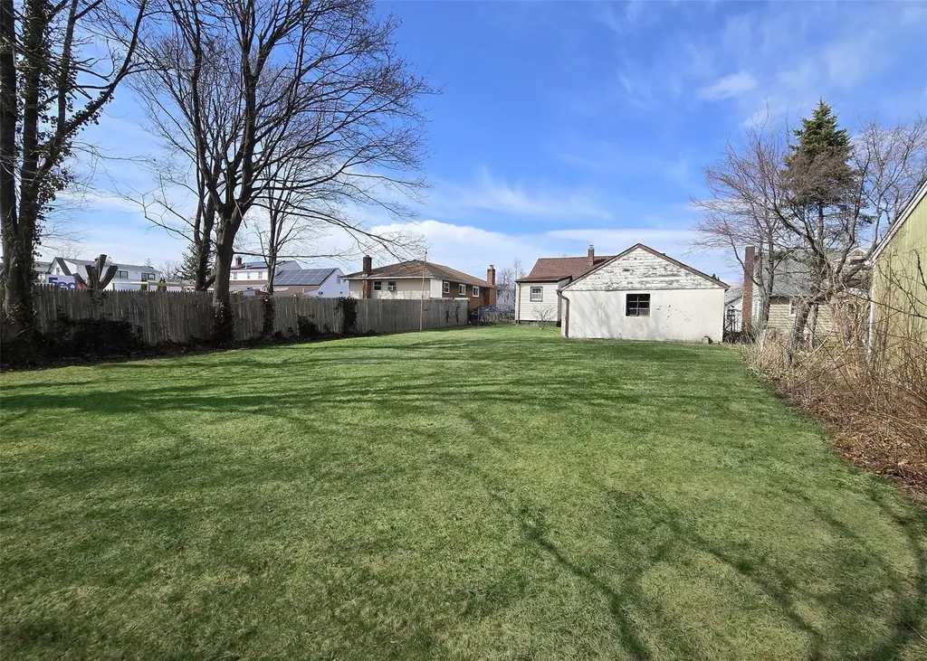 19 2nd Avenue Central Islip NY 11722