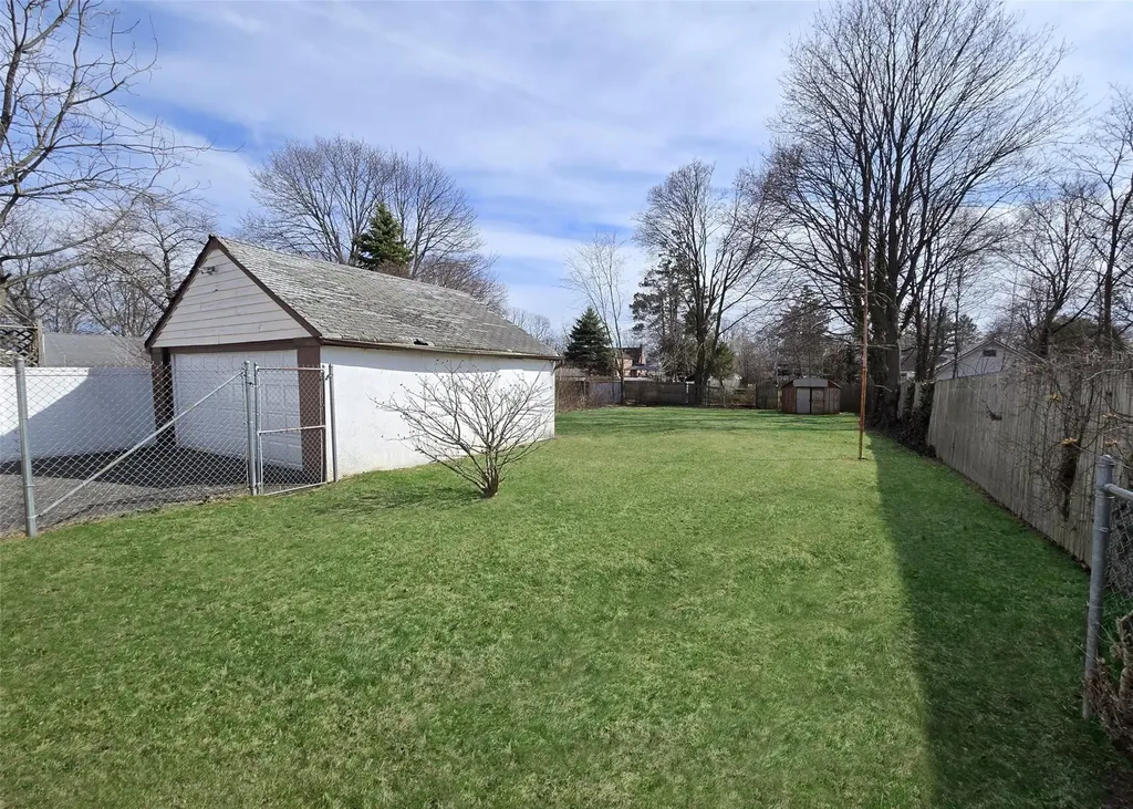 19 2nd Avenue Central Islip NY 11722