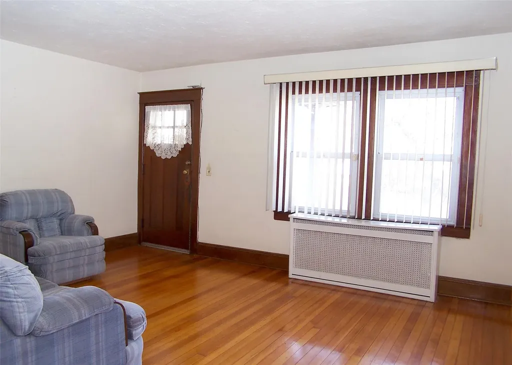 19 2nd Avenue Central Islip NY 11722