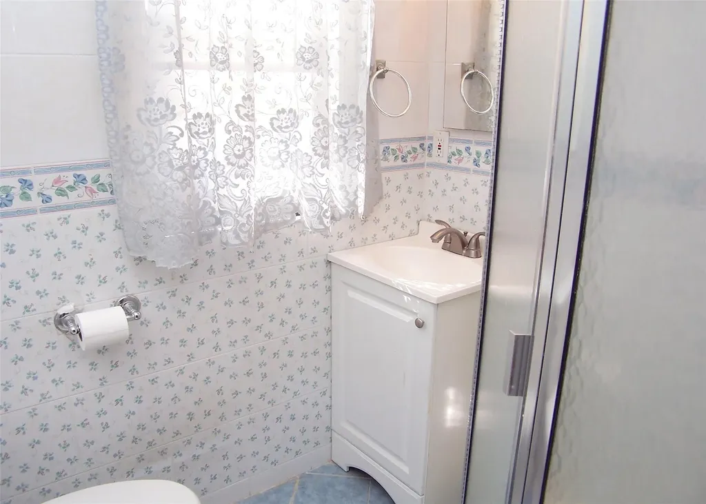 19 2nd Avenue Central Islip NY 11722