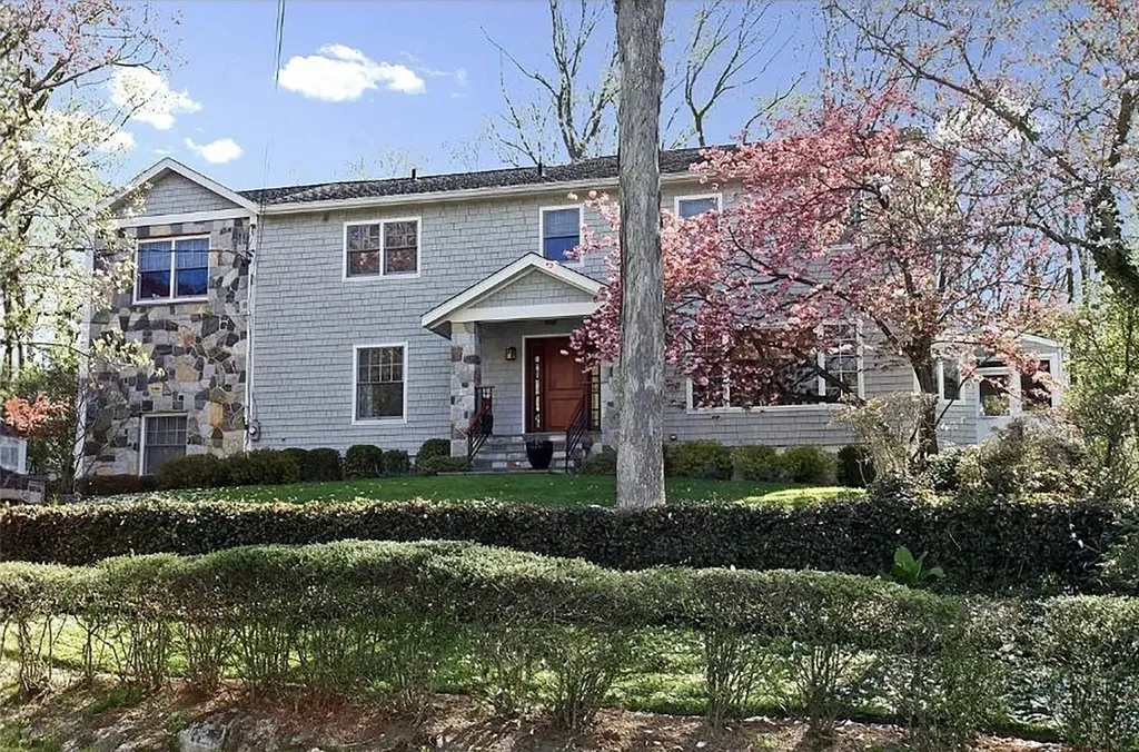 15 Kolbert Drive Scarsdale NY 10583