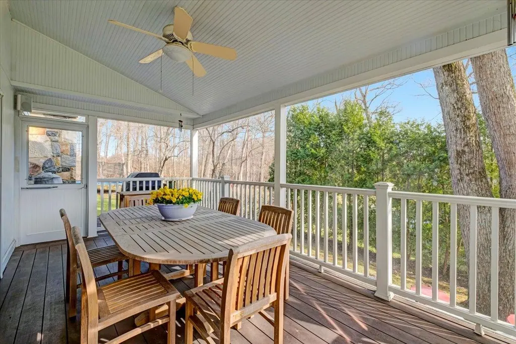 15 Kolbert Drive Scarsdale NY 10583