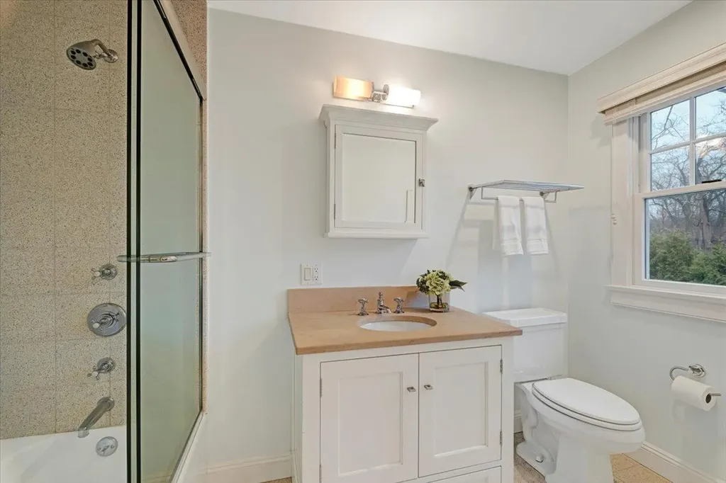 15 Kolbert Drive Scarsdale NY 10583