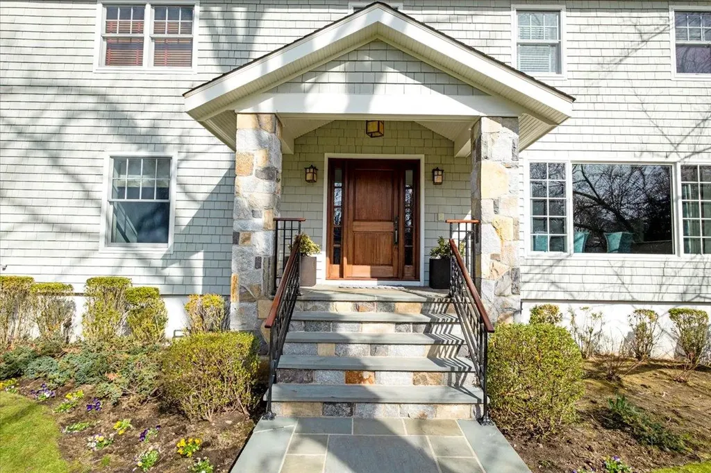 15 Kolbert Drive Scarsdale NY 10583