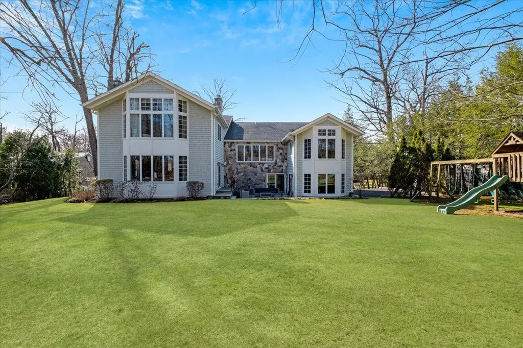 15 Kolbert Drive Scarsdale NY 10583