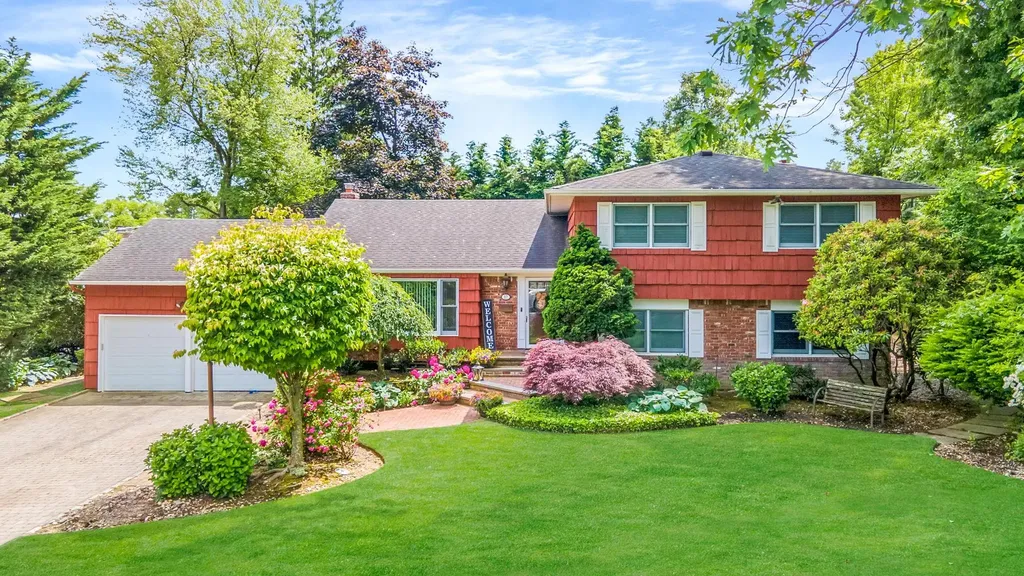 17 Pound Ridge Road Plainview NY 11803