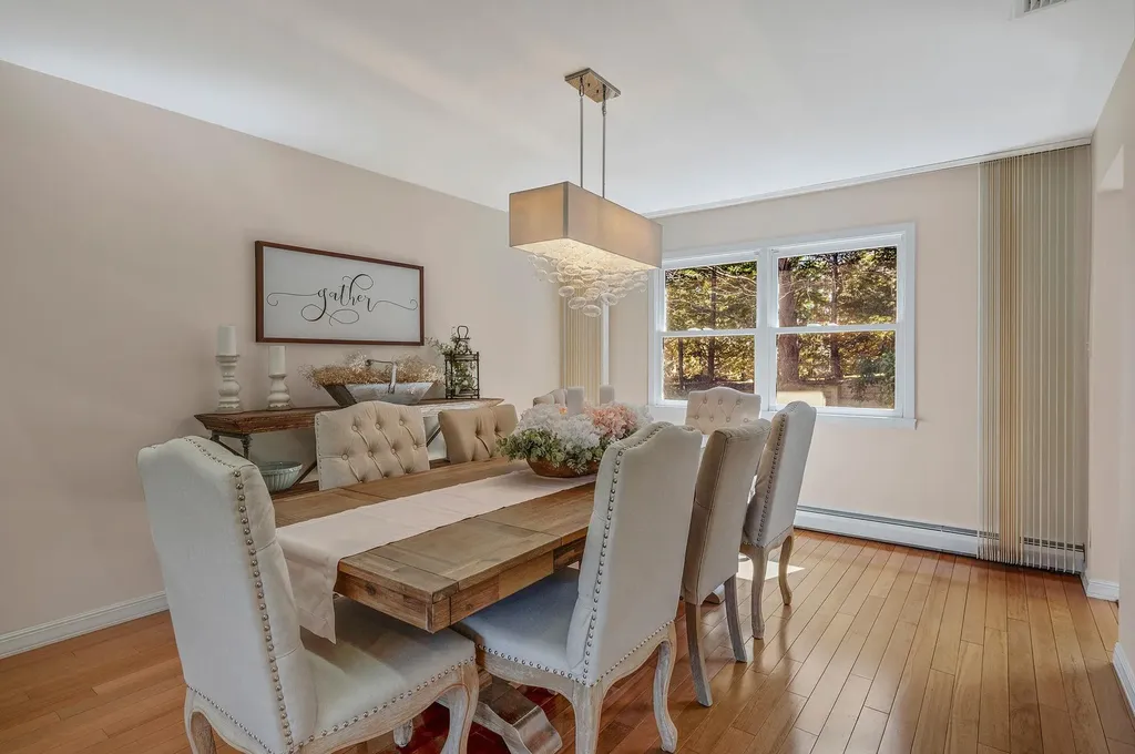 17 Pound Ridge Road Plainview NY 11803