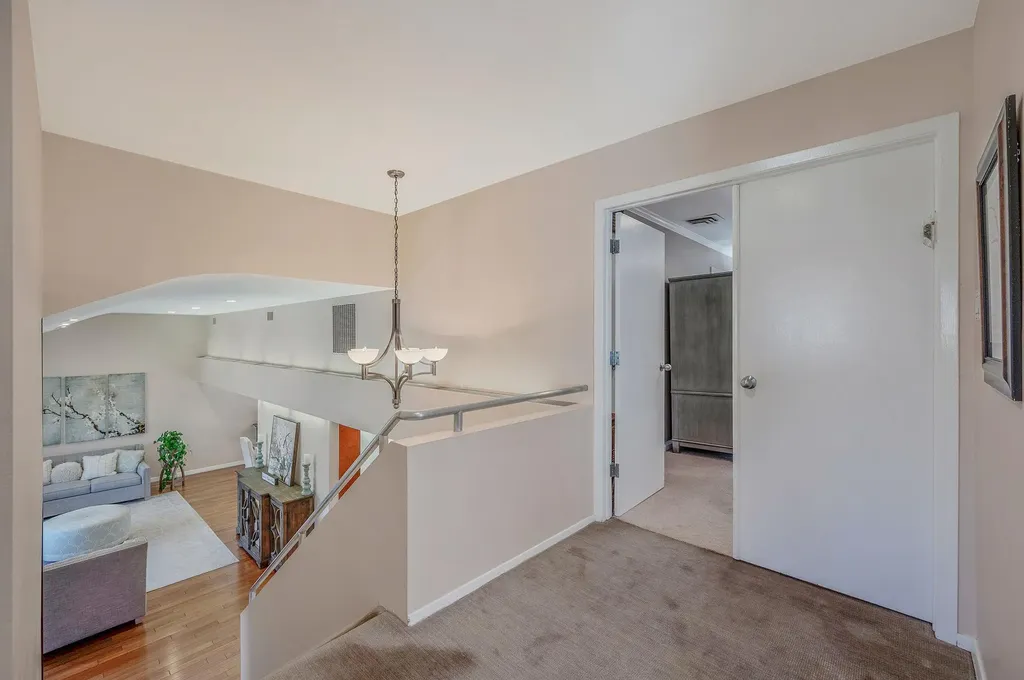 17 Pound Ridge Road Plainview NY 11803