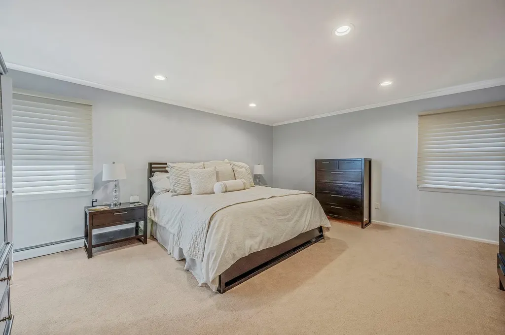 17 Pound Ridge Road Plainview NY 11803