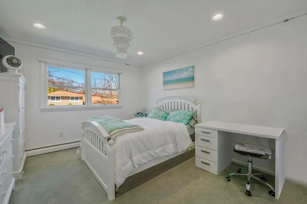17 Pound Ridge Road Plainview NY 11803