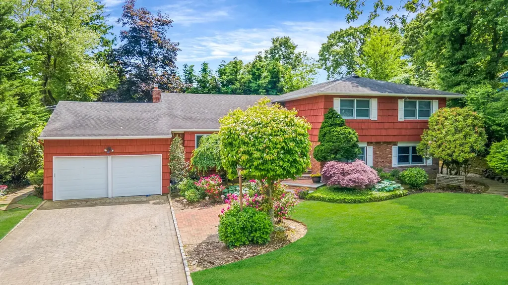 17 Pound Ridge Road Plainview NY 11803