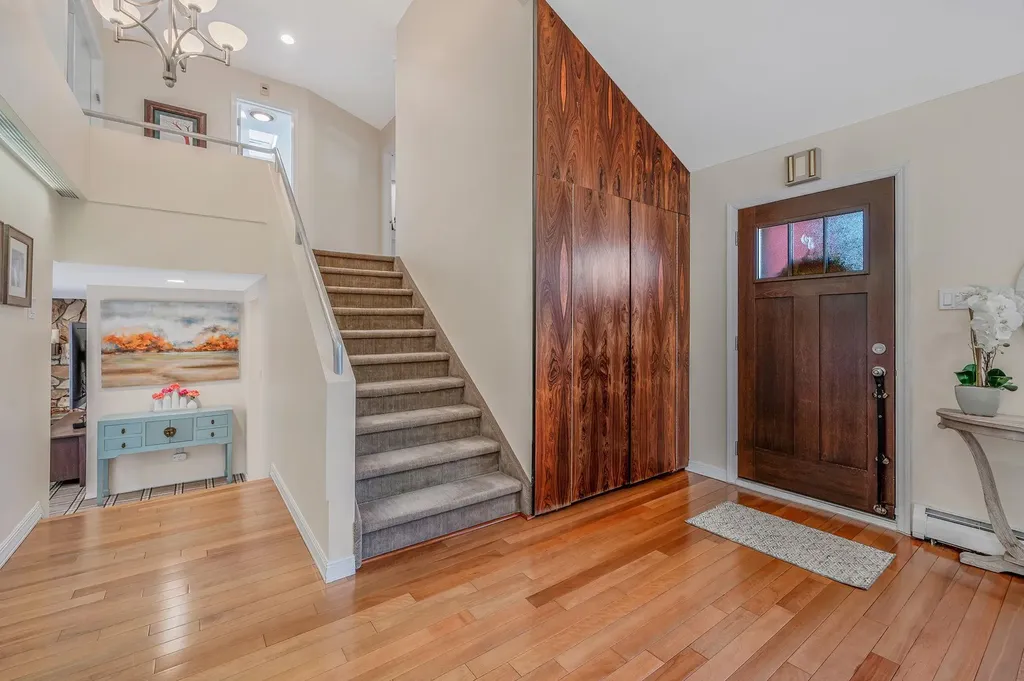 17 Pound Ridge Road Plainview NY 11803
