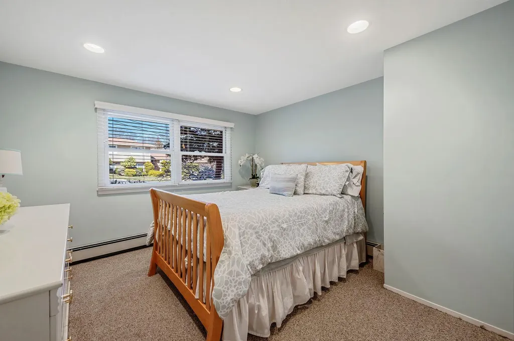 17 Pound Ridge Road Plainview NY 11803