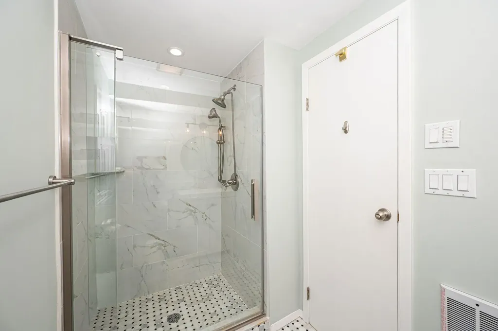 17 Pound Ridge Road Plainview NY 11803
