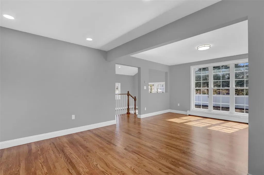 26 W Cedar Street Islip NY 11751
