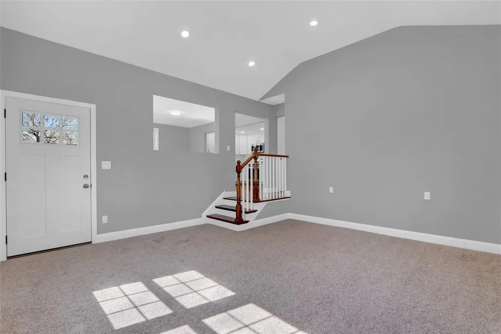 26 W Cedar Street Islip NY 11751