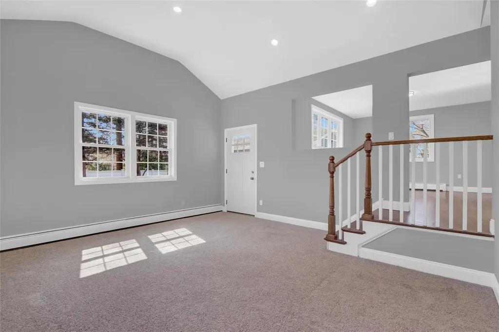 26 W Cedar Street Islip NY 11751