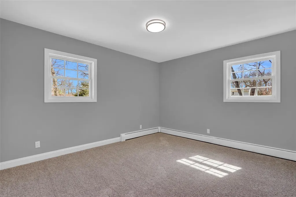 26 W Cedar Street Islip NY 11751
