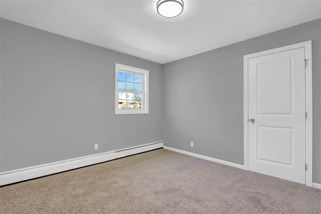 26 W Cedar Street Islip NY 11751