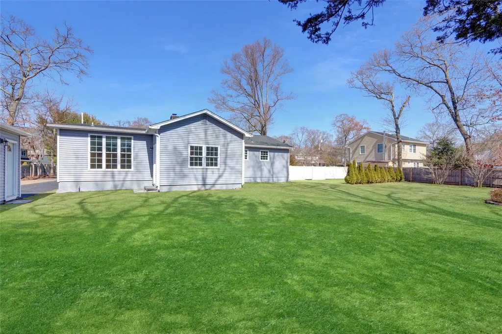 26 W Cedar Street Islip NY 11751