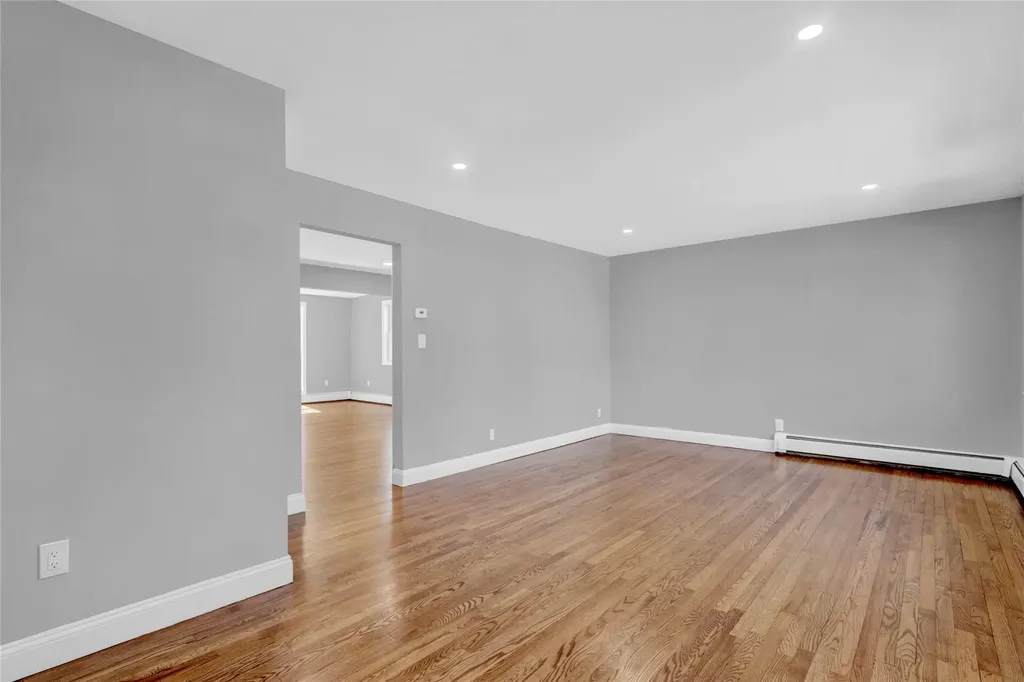 26 W Cedar Street Islip NY 11751
