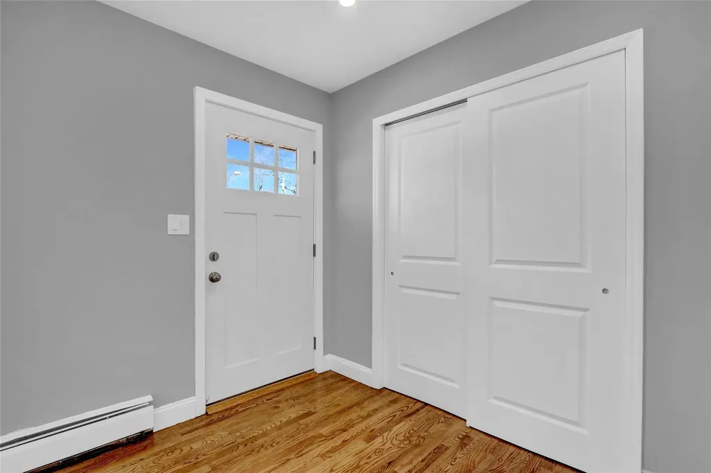 26 W Cedar Street Islip NY 11751