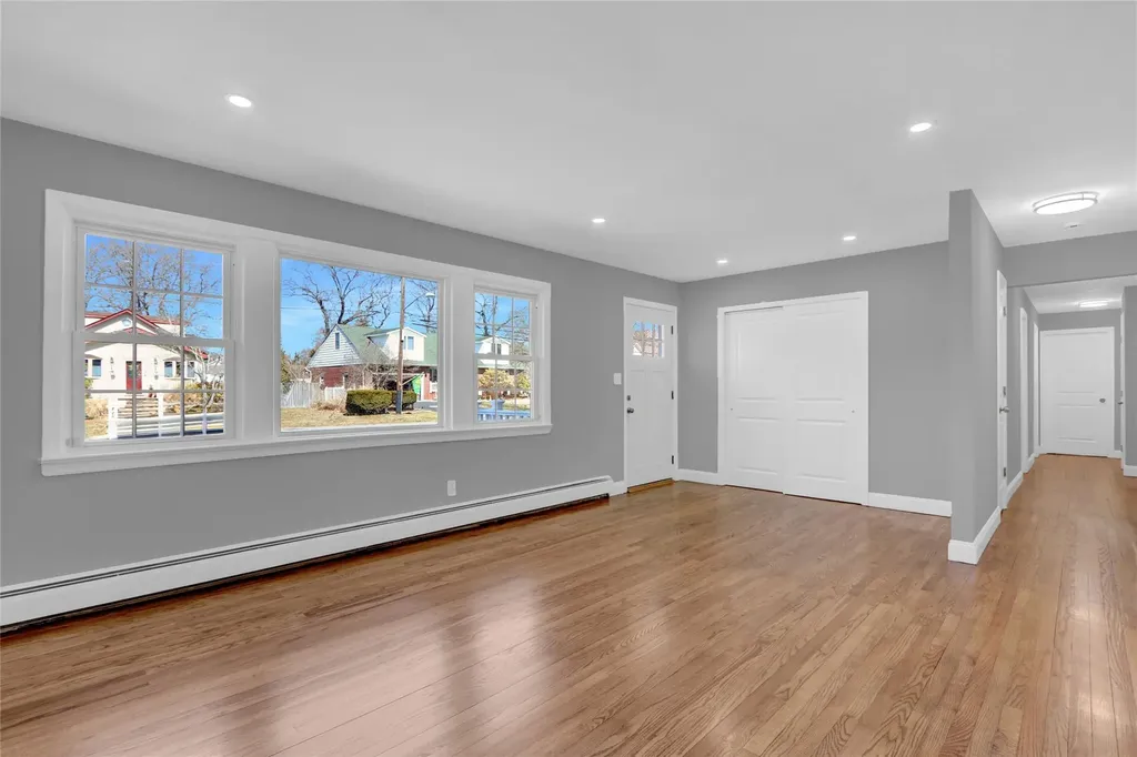 26 W Cedar Street Islip NY 11751