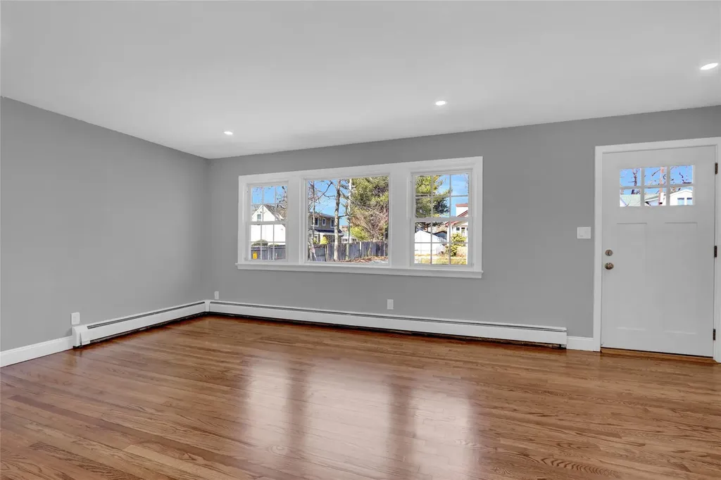 26 W Cedar Street Islip NY 11751
