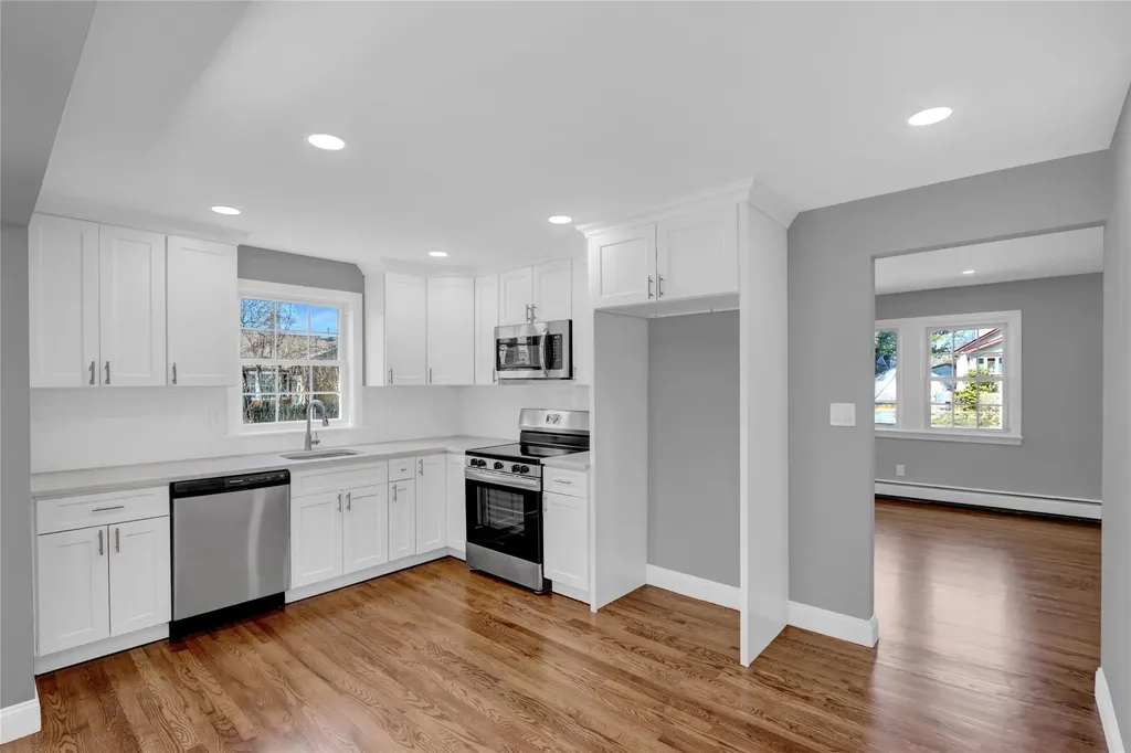 26 W Cedar Street Islip NY 11751